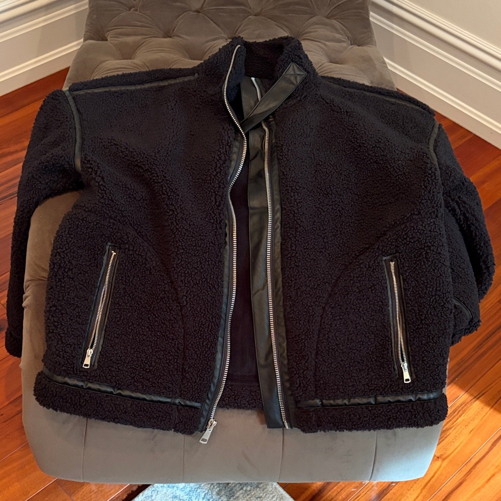 Abercrombie & Fitch Black Teddy Zip-Up Jacket